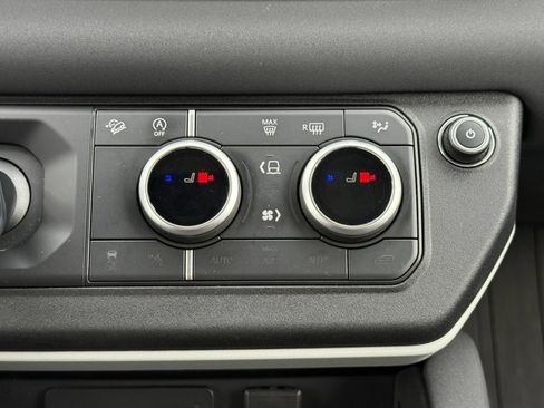 Certified 2023 Land Rover Defender 110 image 23