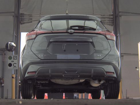 Used 2024 Nissan Kicks SV image 7