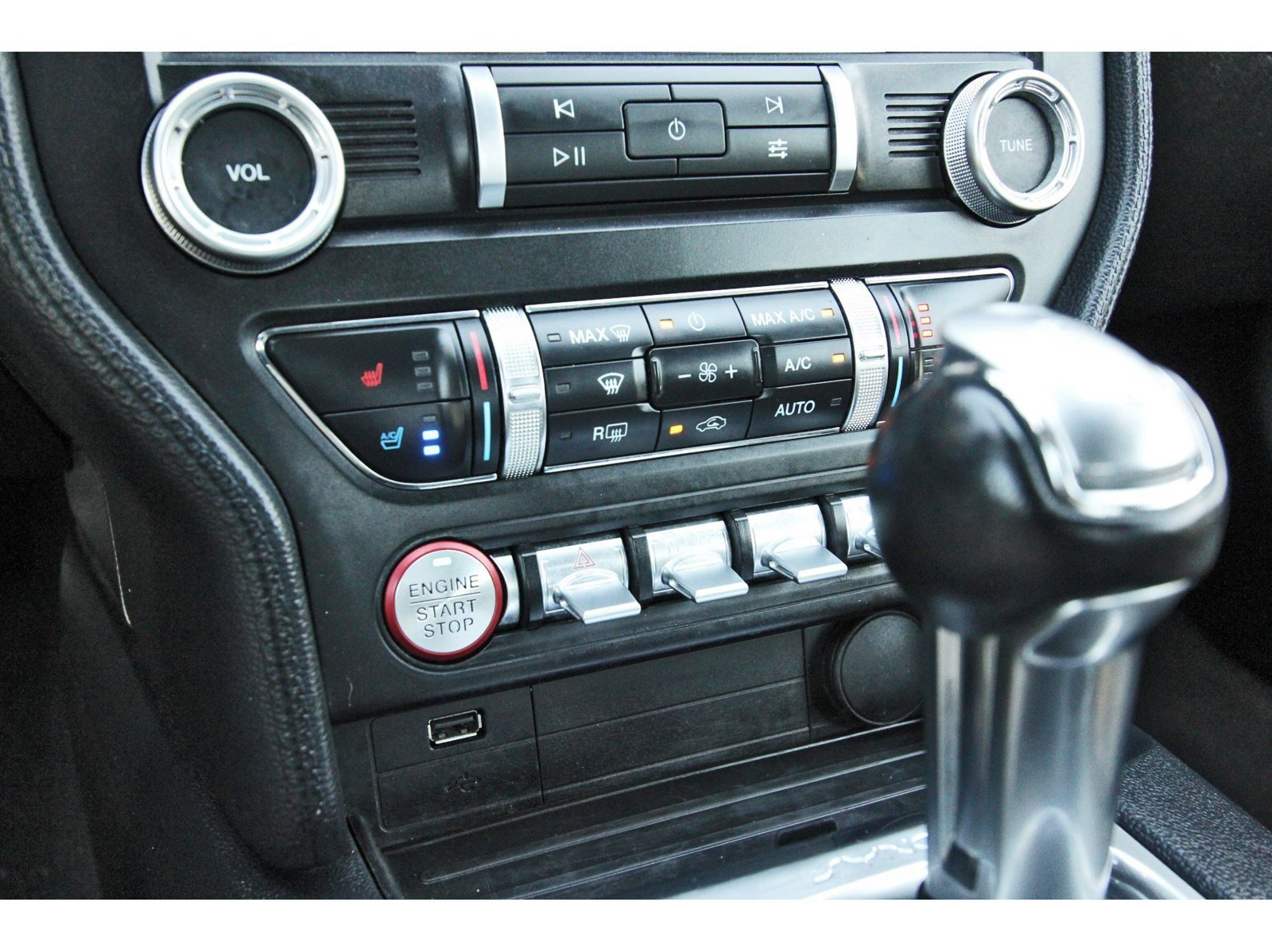 Used 2021 Ford Mustang Premium RWD image 29