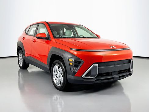 Used 2025 Hyundai Kona SE AWD/4WD image 3