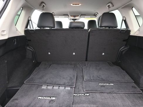 Used 2022 Nissan Rogue SV FWD image 21