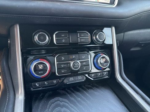 Used 2024 GMC Yukon Denali w/ Advanced Technology Package image 13