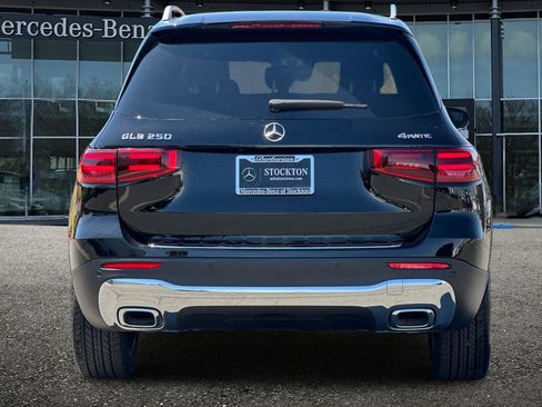 New 2025 Mercedes-Benz GLB 250 4MATIC image 5