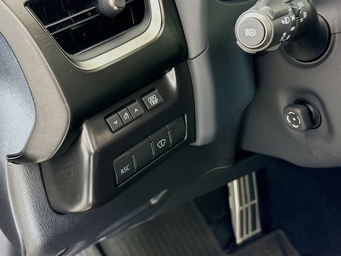 Used 2023 Lexus UX 250h F Sport image 10