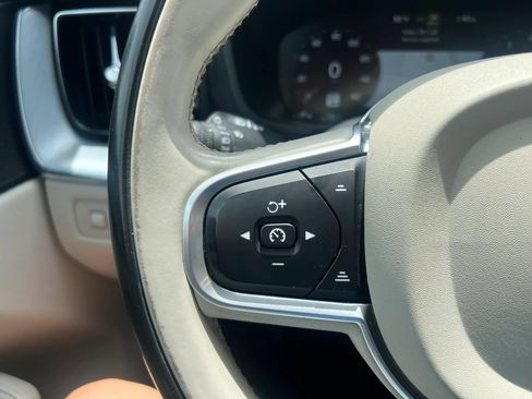 Used 2018 Volvo XC60 T6 Momentum w/ Convenience Package AWD/4WD image 20