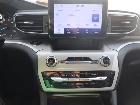 Used 2023 Ford Explorer XLT w/ Equipment Group 202A image 21