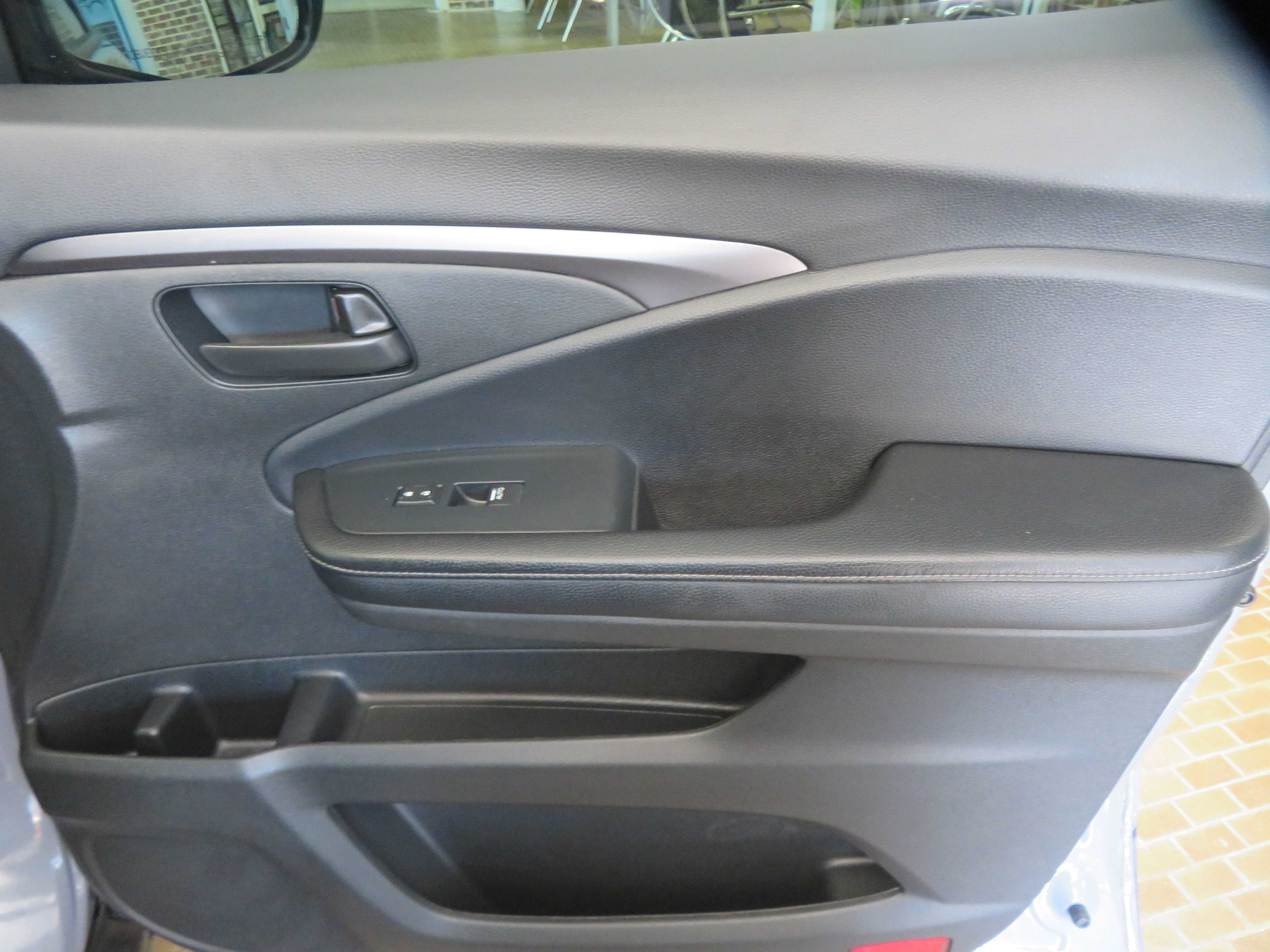 Used 2022 Honda Passport EX-L image 25