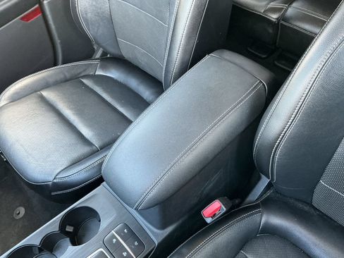 Used 2020 Ford Escape Titanium AWD/4WD image 28