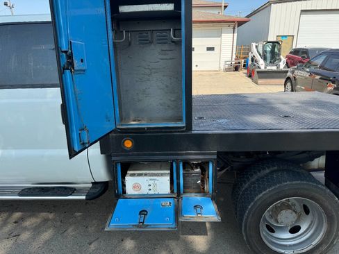 Used 2008 Ford F550 4x4 Crew Cab Super Duty image 10