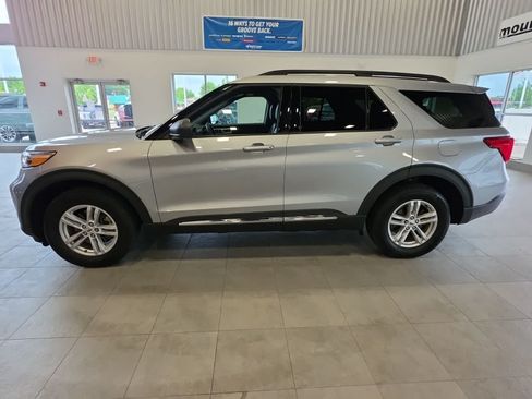 Certified 2023 Ford Explorer XLT w/ Equipment Group 202A AWD/4WD image 12
