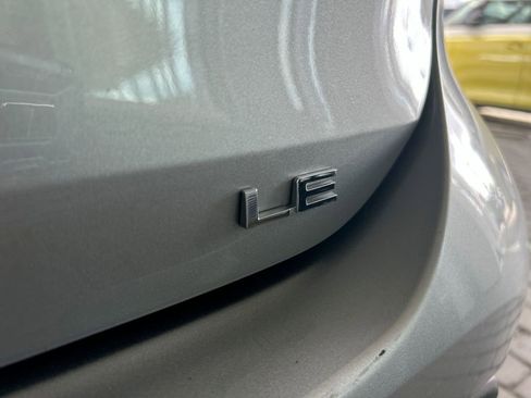 Used 2023 Toyota Highlander LE image 47