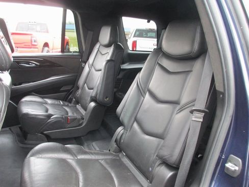 Used 2019 Cadillac Escalade Platinum image 21