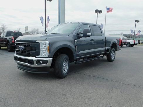 New 2026 Ford F250 4x4 Crew Cab Super Duty image 4