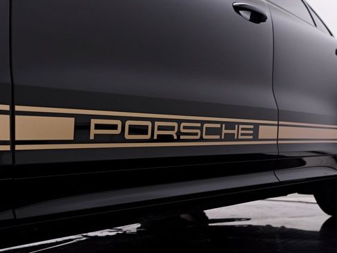 Used 2025 Porsche Cayenne GTS image 19