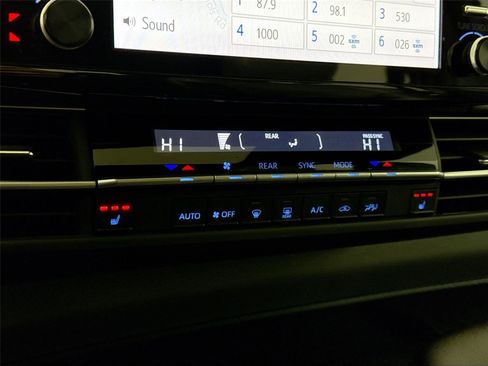 Certified 2022 Toyota Sienna XSE image 27