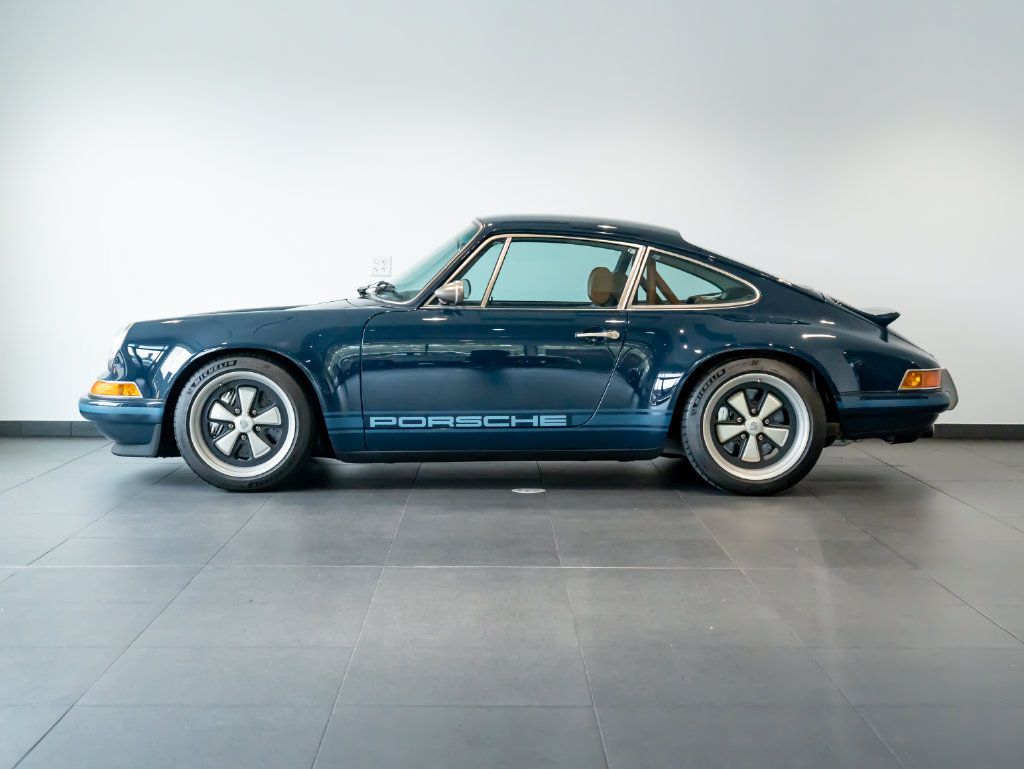 Used 1991 Porsche 911 Carrera RWD image 2