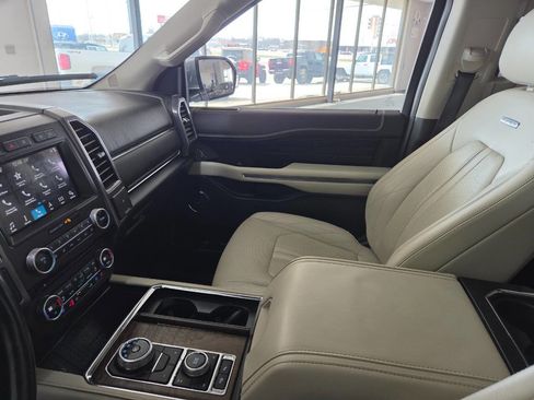 Used 2018 Ford Expedition Max Platinum image 32