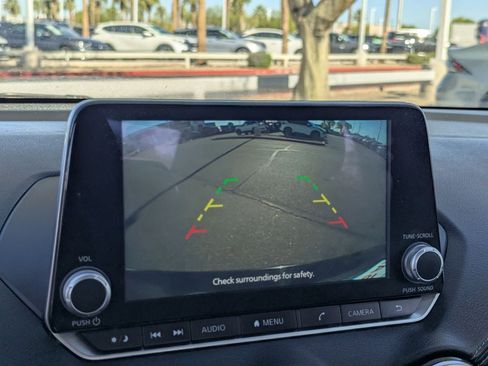 Certified 2025 Nissan Sentra SV image 23