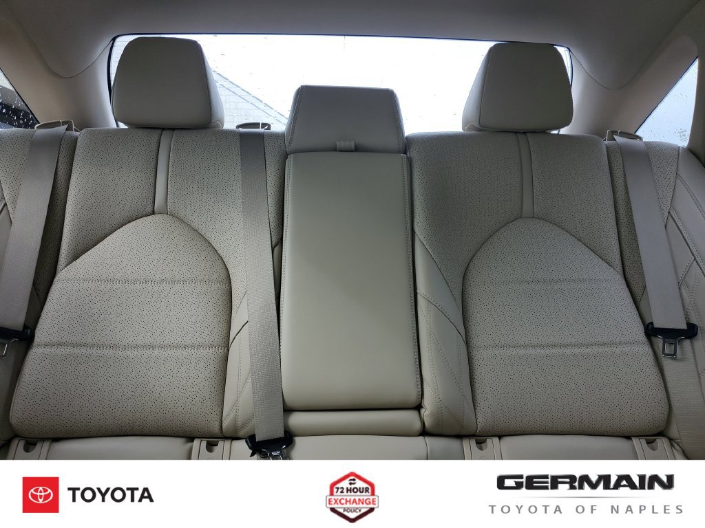 Used 2020 Toyota Avalon Limited FWD image 30