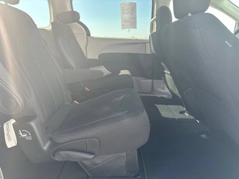 Used 2024 Chrysler Voyager LX FWD image 30