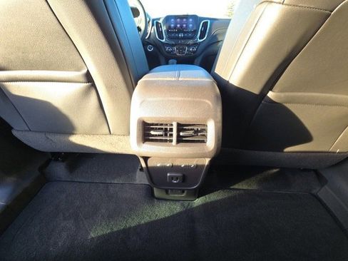 Used 2024 Chevrolet Equinox Premier image 24