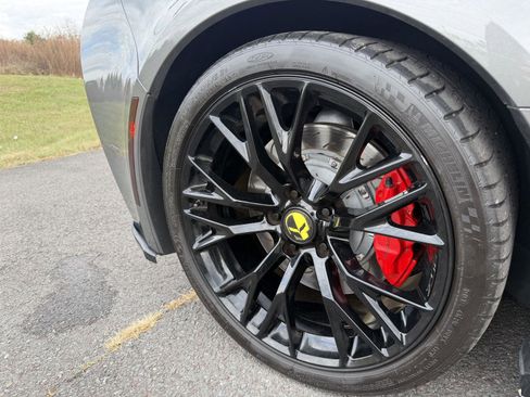 Used 2015 Chevrolet Corvette Z06 w/ 3LZ Preferred Equipment Group image 35