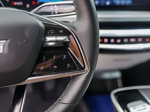 Used 2025 Cadillac Lyriq Luxury image 13