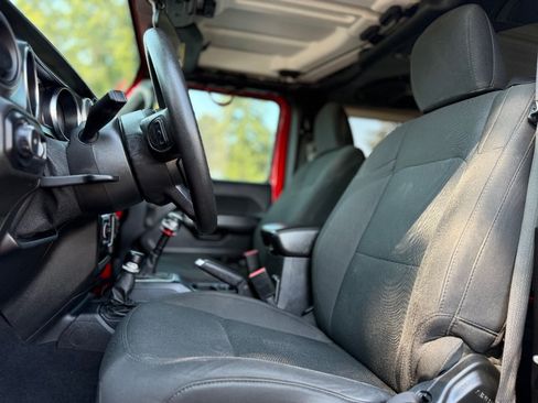 Used 2021 Jeep Wrangler Sport AWD/4WD image 14
