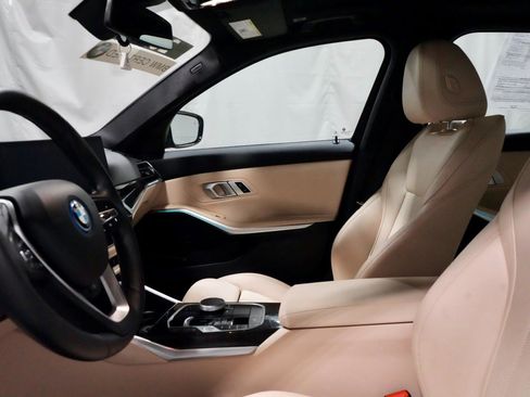 Certified 2023 BMW 330e xDrive w/ Premium Package image 2