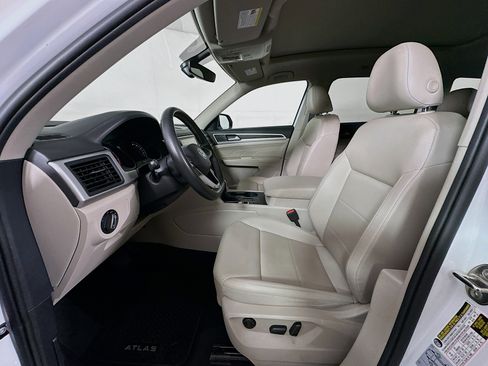 Used 2021 Volkswagen Atlas SE w/ Panoramic Sunroof Package FWD image 13