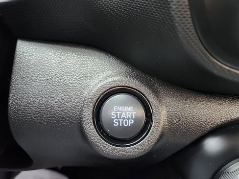 Certified 2024 Hyundai Venue SEL image 31