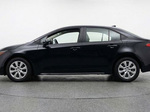 Used 2025 Toyota Corolla LE FWD image 5