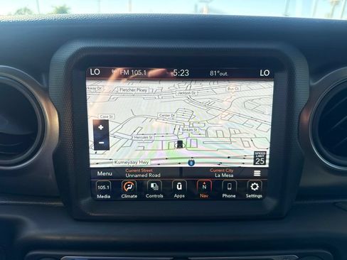 Used 2023 Jeep Gladiator Sport AWD/4WD image 19