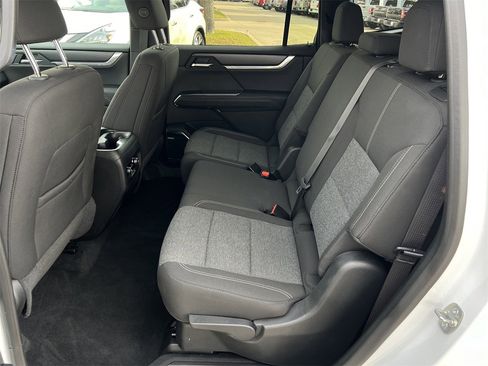 Used 2025 GMC Acadia Elevation image 23