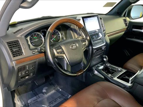 Used 2019 Toyota Land Cruiser AWD/4WD image 18