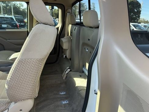 Used 2017 Nissan Frontier SV image 15