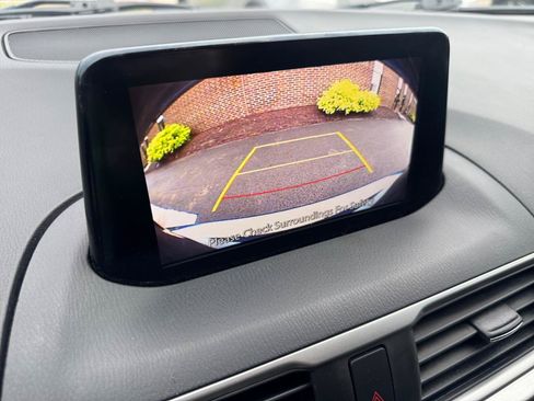 Used 2018 MAZDA MAZDA3 Sport w/ Preferred Equipment Package FWD image 20