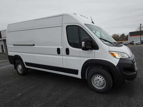 New 2024 RAM ProMaster 2500 w/ Convenience Group image 2