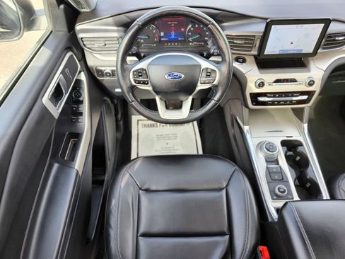Certified 2022 Ford Explorer XLT w/ Equipment Group 202A image 13