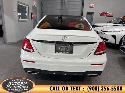 Used 2017 Mercedes-Benz E 300 4MATIC image 4