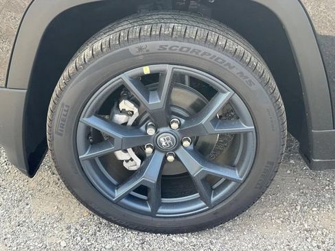New 2026 Jeep Cherokee Limited AWD/4WD image 7