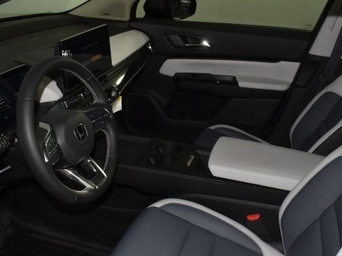 New 2025 Honda Prologue Touring image 13