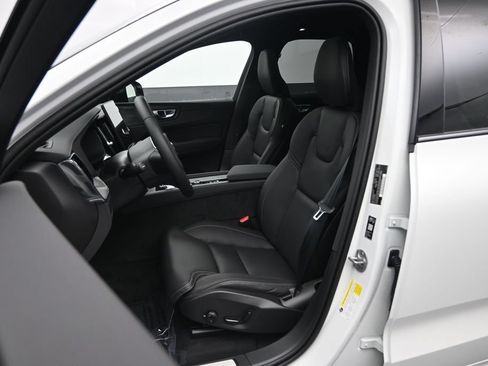 New 2026 Volvo XC60 T8 Ultra w/ Climate Package AWD/4WD image 17