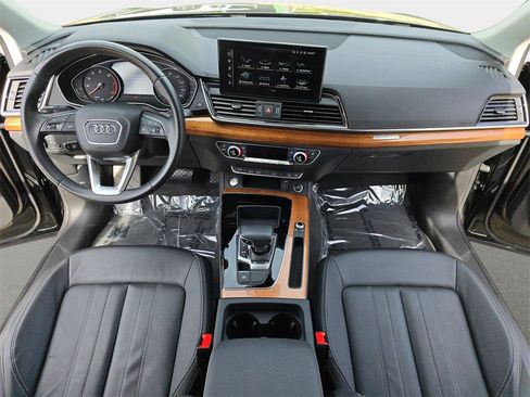 Used 2023 Audi Q5 2.0T Premium w/ Convenience Package image 16