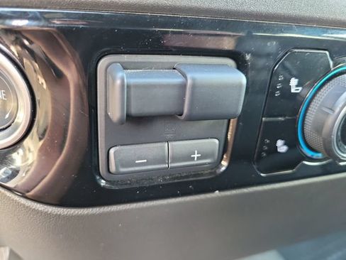 Used 2025 Chevrolet Silverado 1500 LT RWD image 22