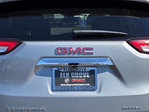 Used 2024 GMC Terrain SLE AWD/4WD image 47