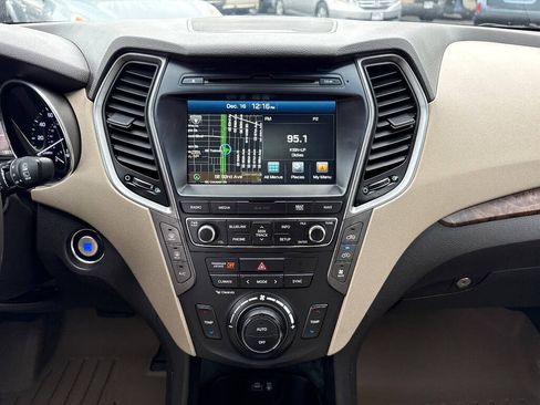 Used 2017 Hyundai Santa Fe Limited image 26