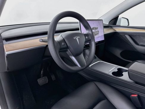 Used 2023 Tesla Model Y Long Range AWD/4WD image 9