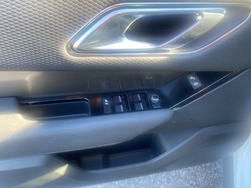 Used 2019 Land Rover Range Rover Velar image 10