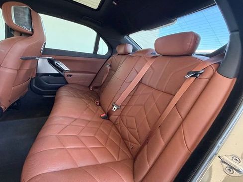 Used 2023 BMW 740i 740i w/ Executive Package image 33